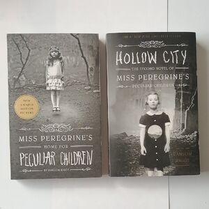 Miss Peregrine's Peculiar Children Hollow City Book Set (2)